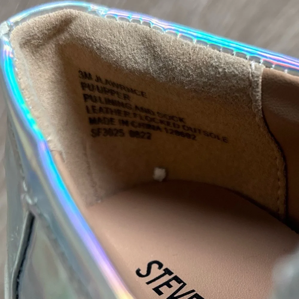 Steve Madden Lawrence Holographic Lug Sole Loafer Girls 3M